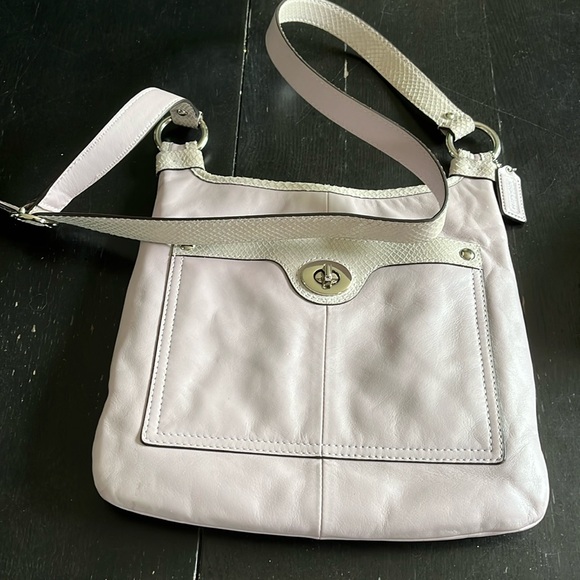 Coach Handbags - Vintage lavender Coach shoulder bag in leather. GUC.
